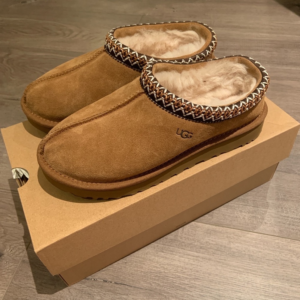 **NEED GONE ASAP** UGG Tasman Slippers